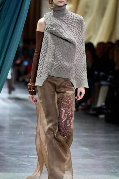 Look 99
